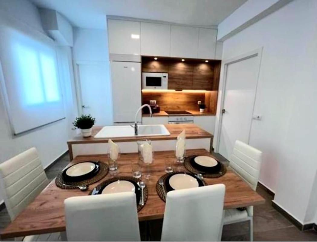 Maria Breeze Apartament *